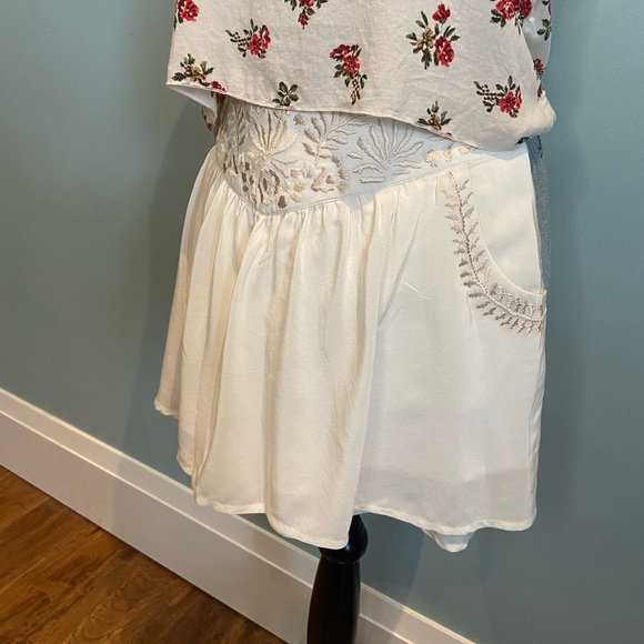 Joie White Silk Skort with Embroidered Waist, S - Picture 4 of 9